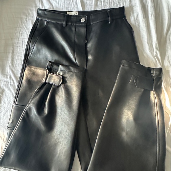 Wilfred free Aritzia faux leather cargo pants - Picture 1 of 6